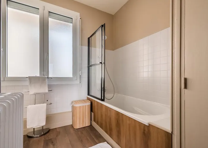 Paquebot - Face Port - - Parking