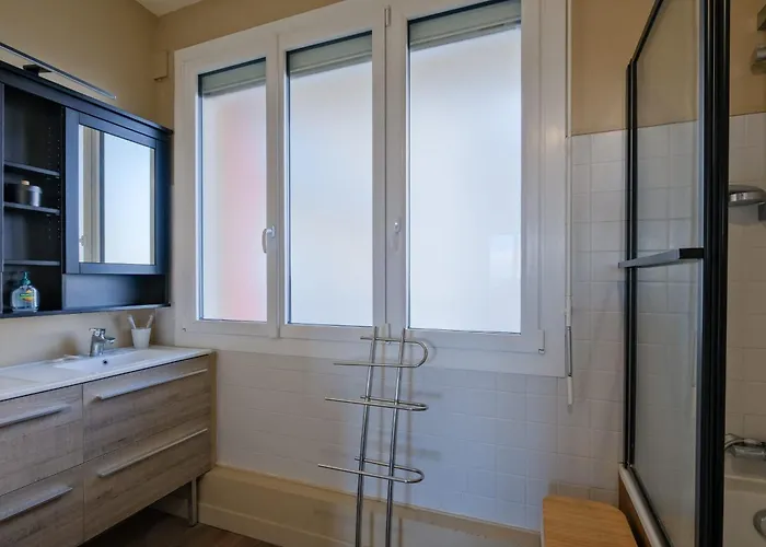 Paquebot - Face Port - - Parking سان نازير